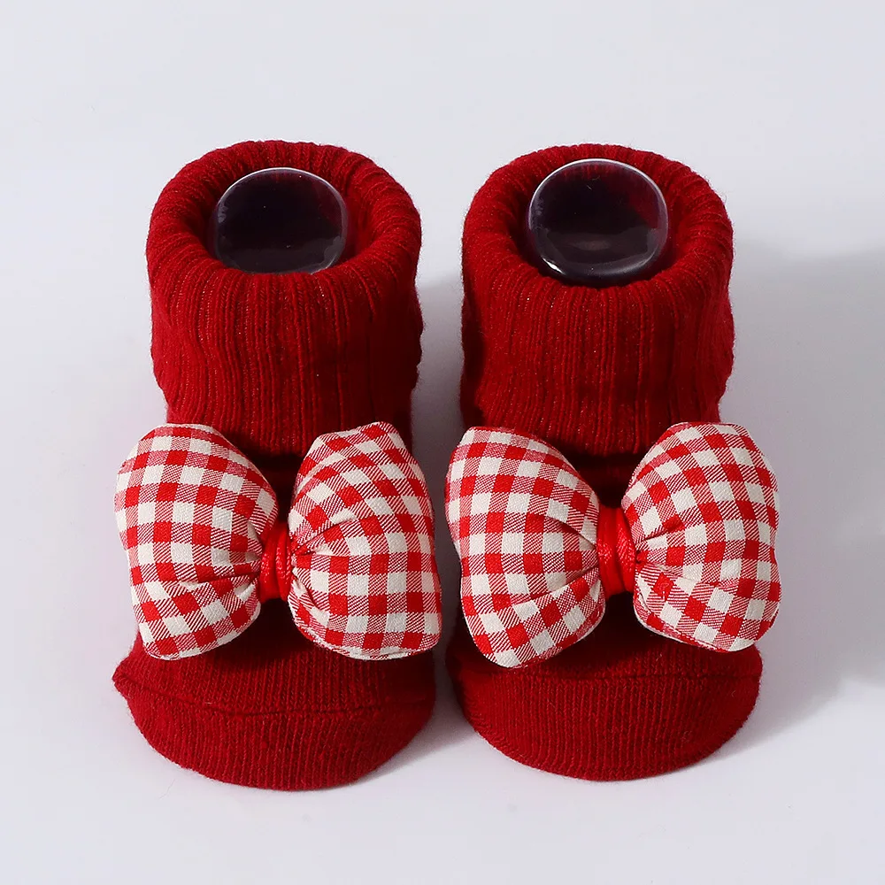 Calcetines rojos de punto suaves con lazo 3D para bebés - imagen 2