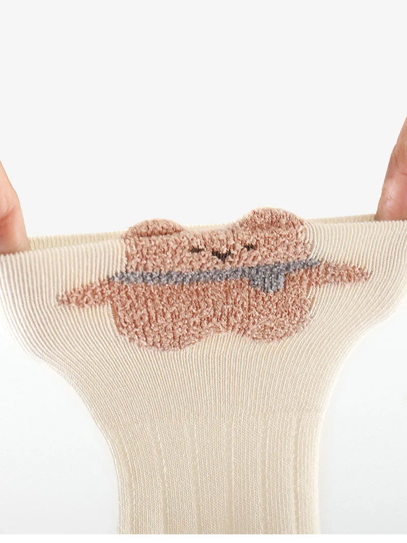 Detalle de los calcetines tipo tubo