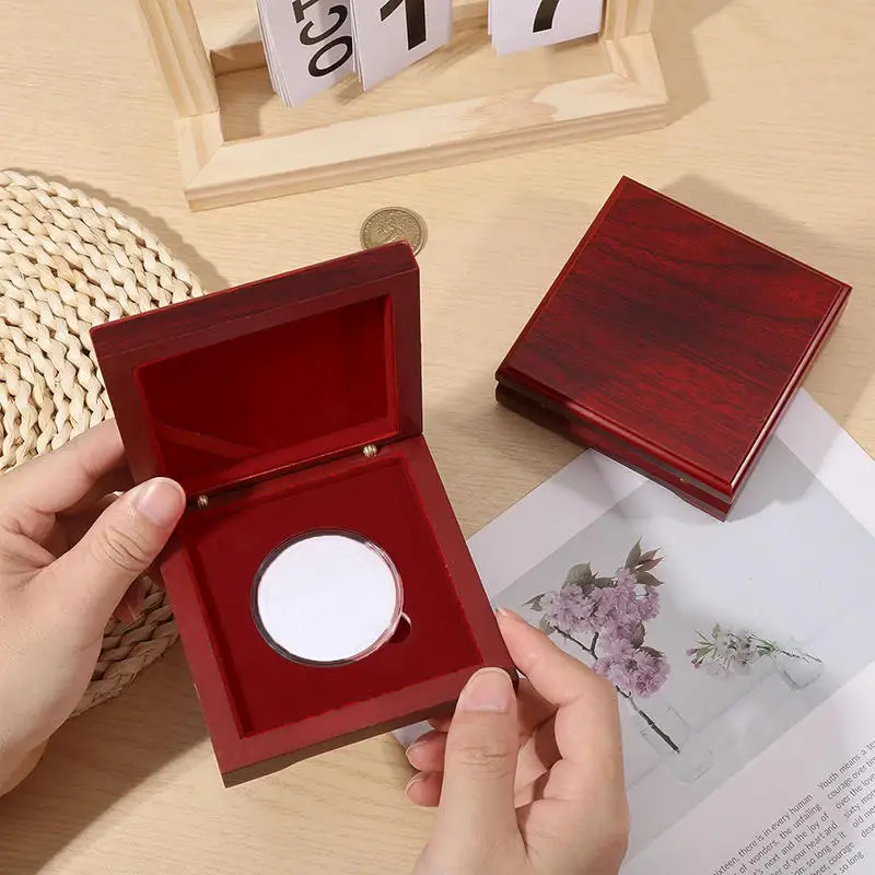 Caja de almacenamiento de monedas de madera con vitrina protectora