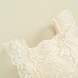 Pelele de verano para niña con encaje floral y falda triangular