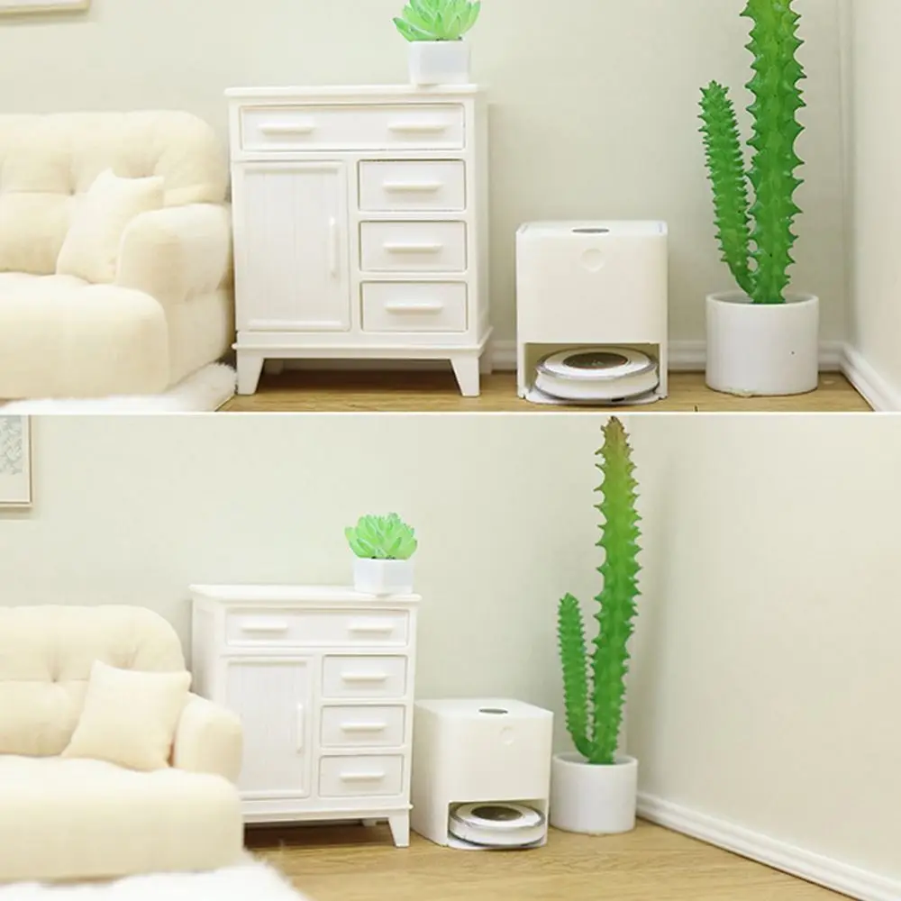 Casa de muñecas blanca con aspiradora robótica y microescena - imagen 3