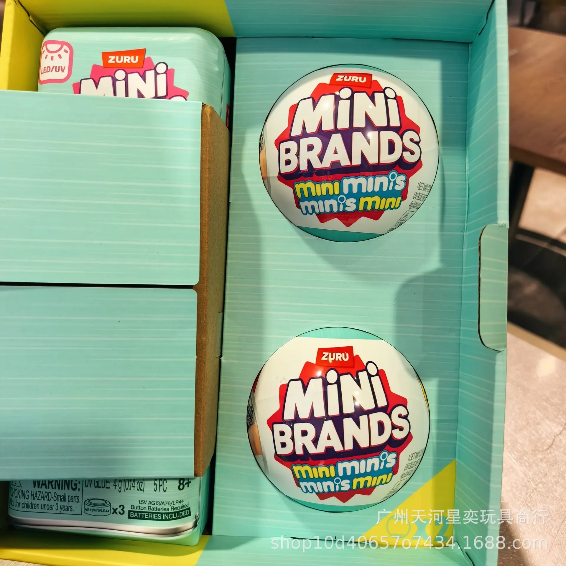 ZURU Mini Brands Nevera de juguete con luz LED y comida miniatura - imagen 4