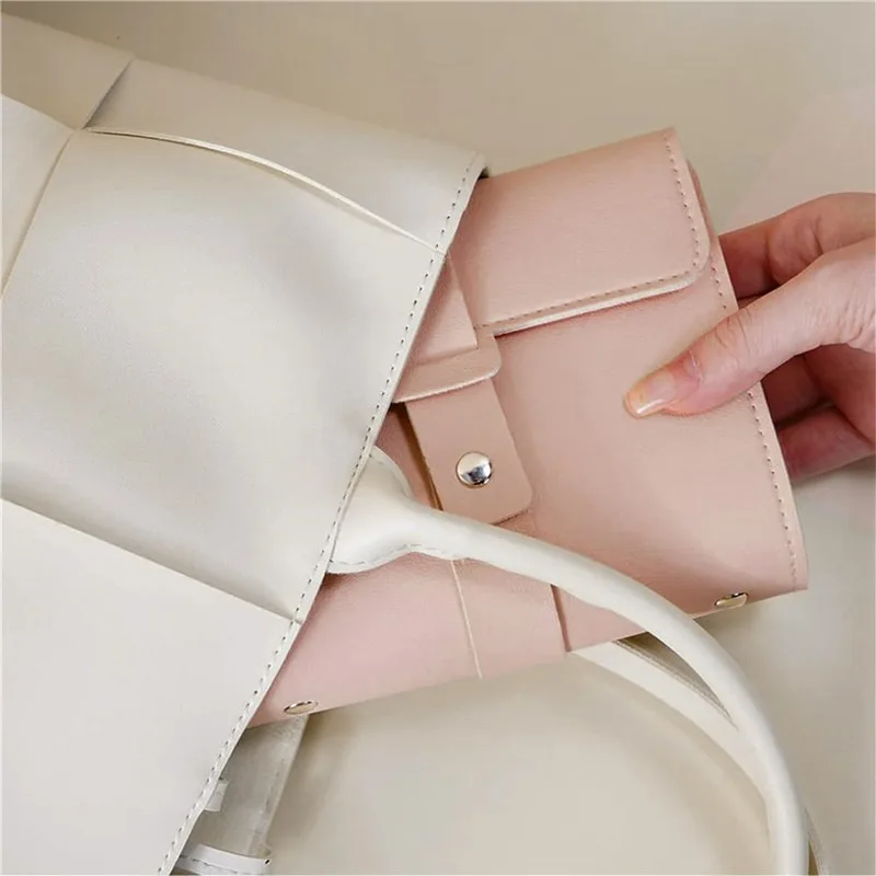 Estuche de viaje para joyas con diseño libro: anillos y pendientes - imagen 2