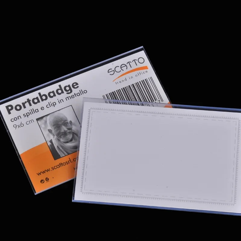 Tarjetero en conjunto con otras tarjetas