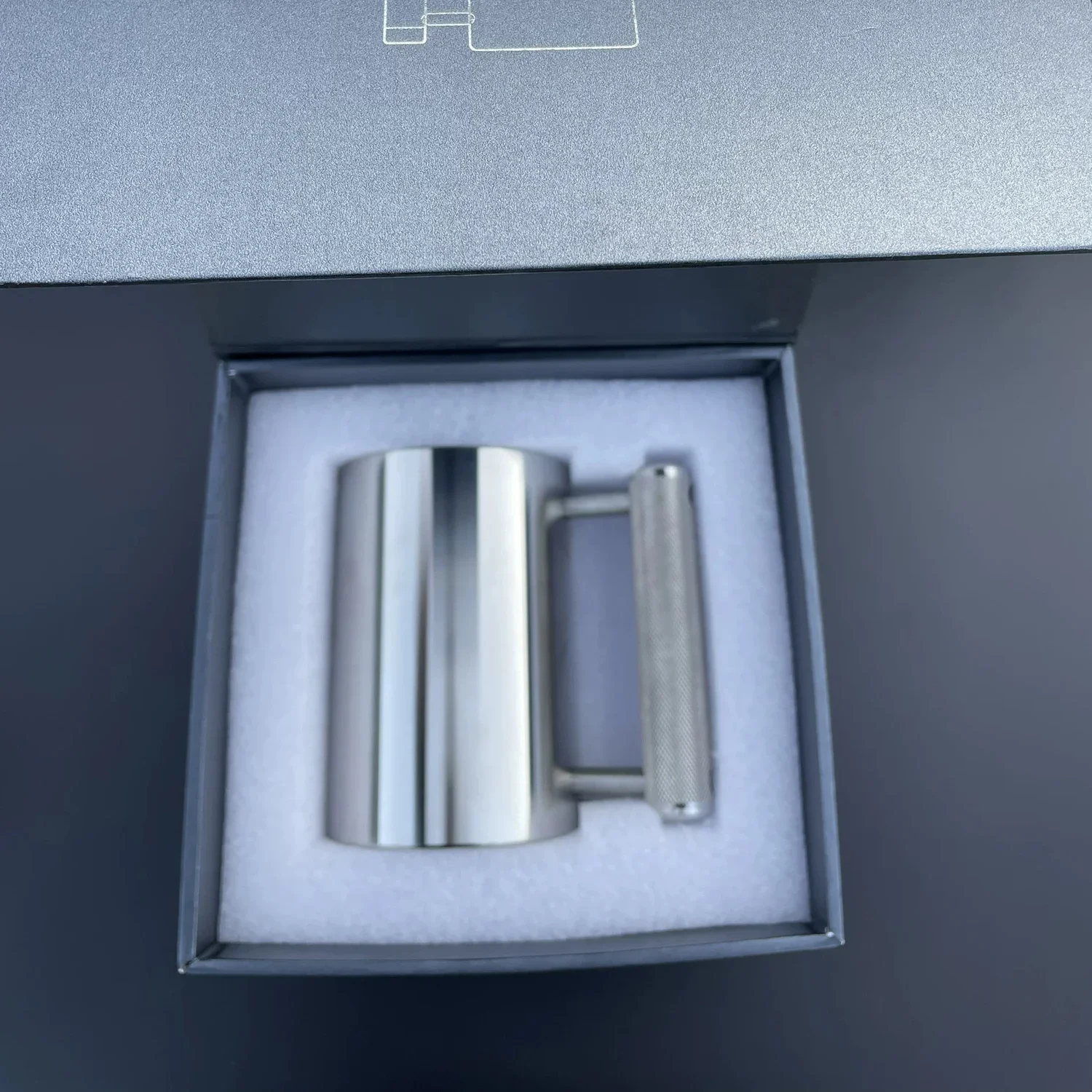Carro plegable de carga con cuatro ruedas – Portátil y resistente - imagen 2