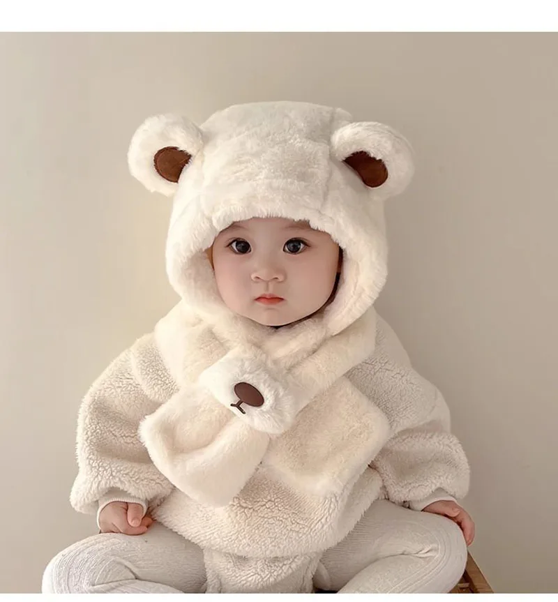 Niño con gorro oso MILANCEL