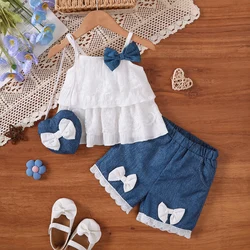 Conjunto niña encaje blanco con pantalón corto vaquero y bolso