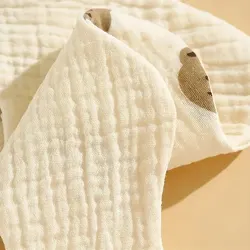 Baberos de gasa algodón para bebé con estampado de pétalos
