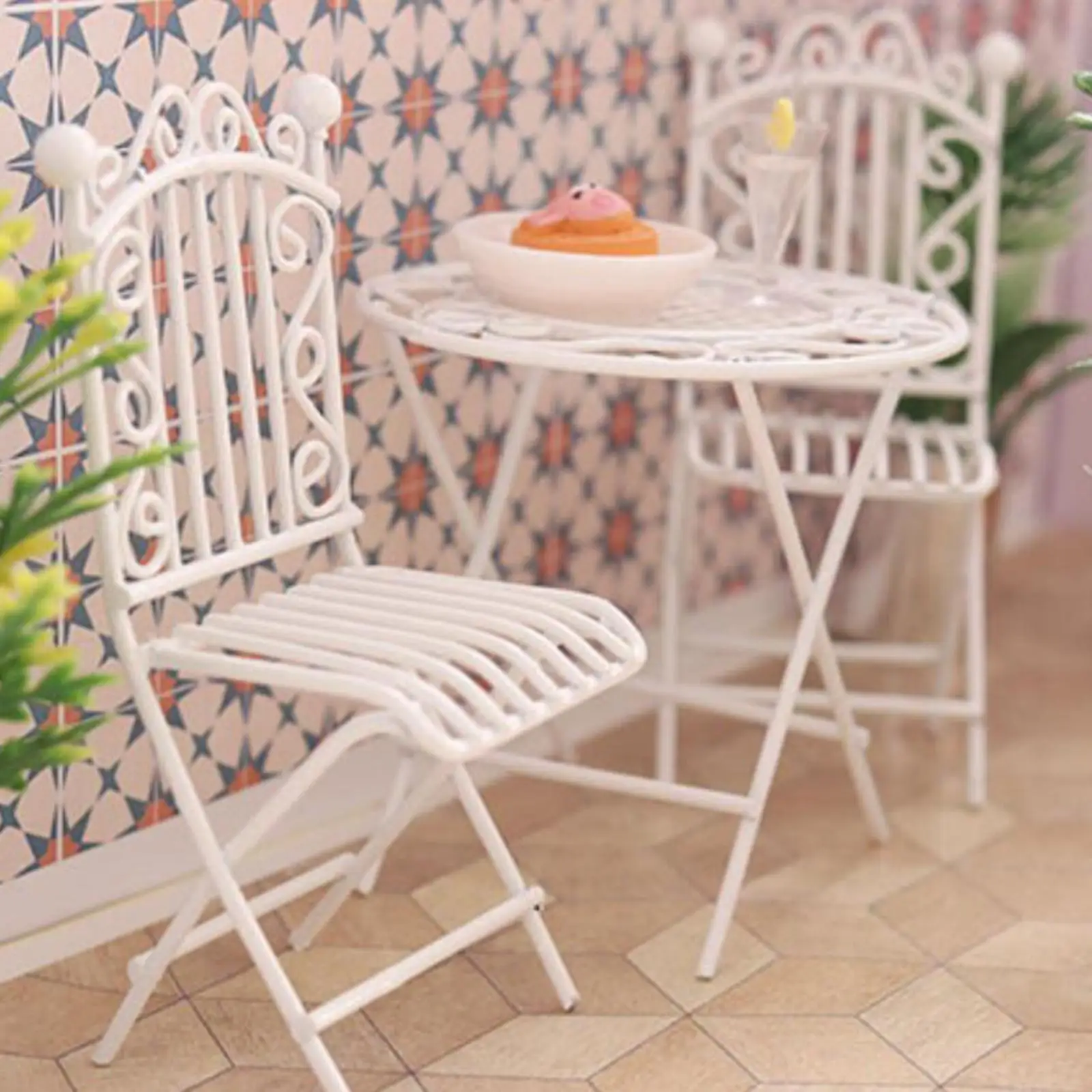 Mesa y sillas en miniatura estilo europeo para casa de muñecas - imagen 3