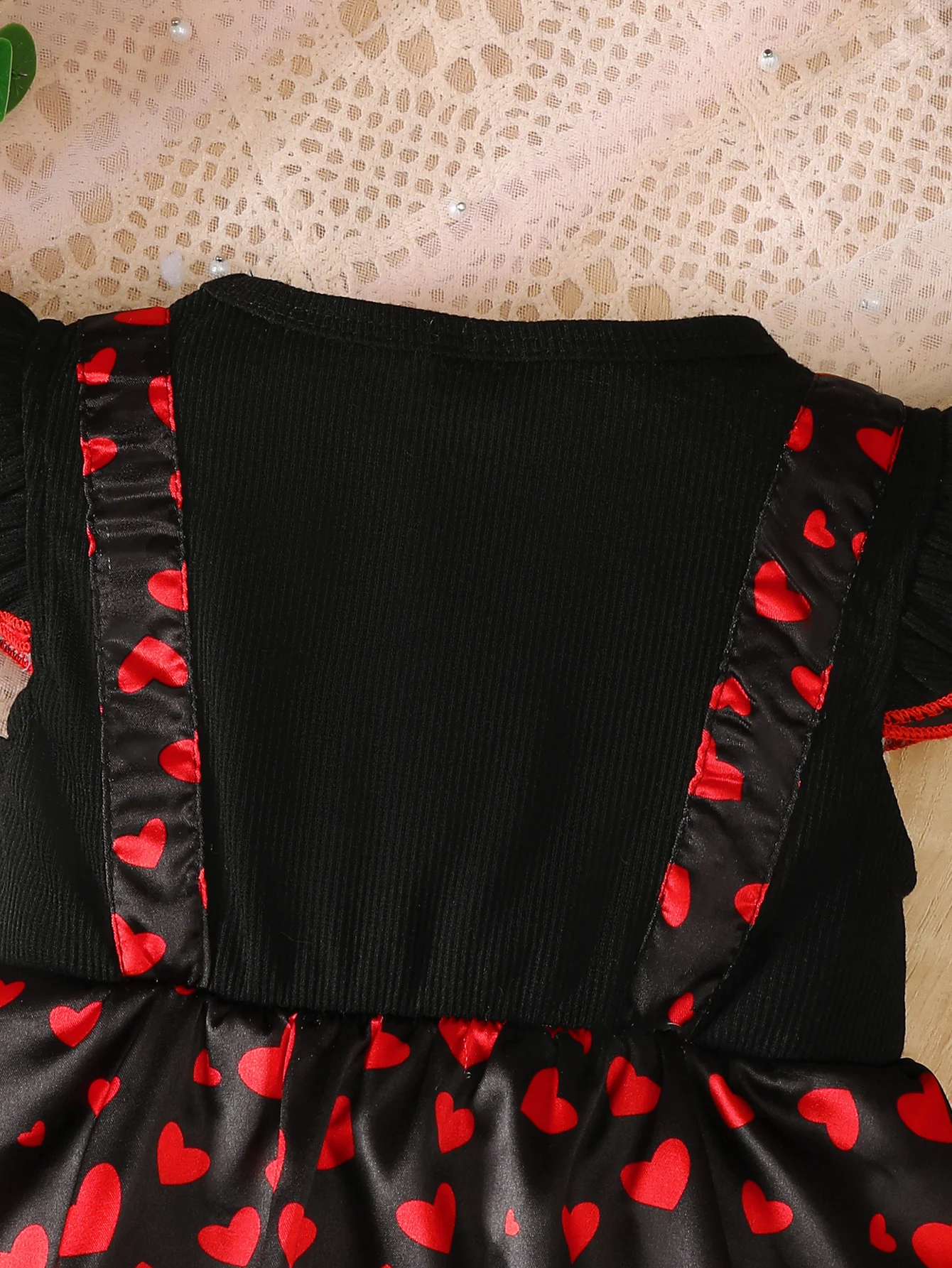 Vestido de verano recién nacida estampado corazones negro rojo con lazo
