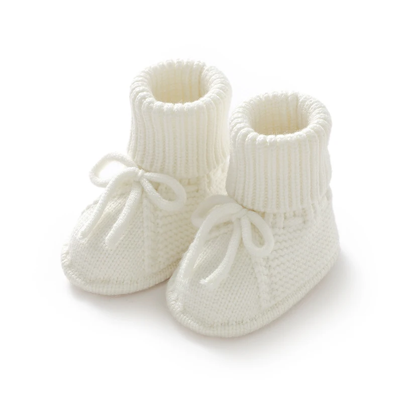 Zapatos primeros pasos con suela suave de ganchillo para niña