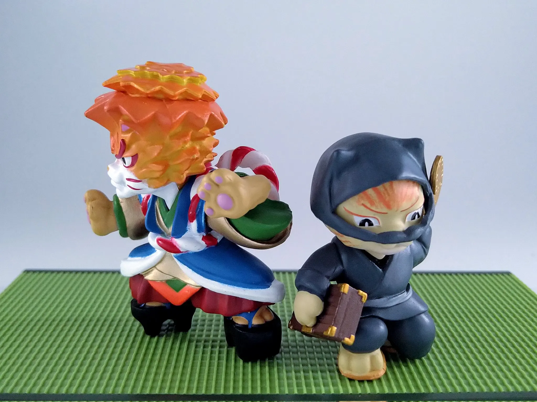 Juguete cápsula Qualia Goemon samurái con accesorios - imagen 4