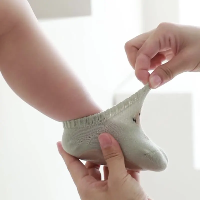 Calcetines antideslizantes cortos para bebé de dibujos animados - imagen 2