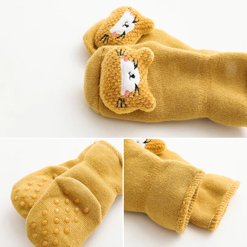 Calcetines de algodón antideslizantes para bebé – Estilo animal print - imagen 3
