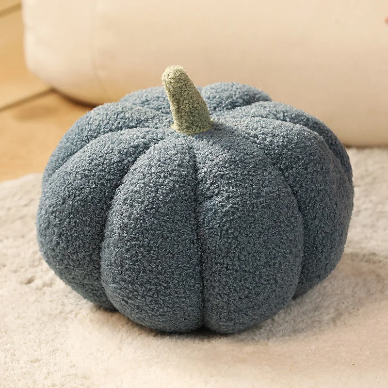 Peluche calabaza en ambiente de decoración Halloween