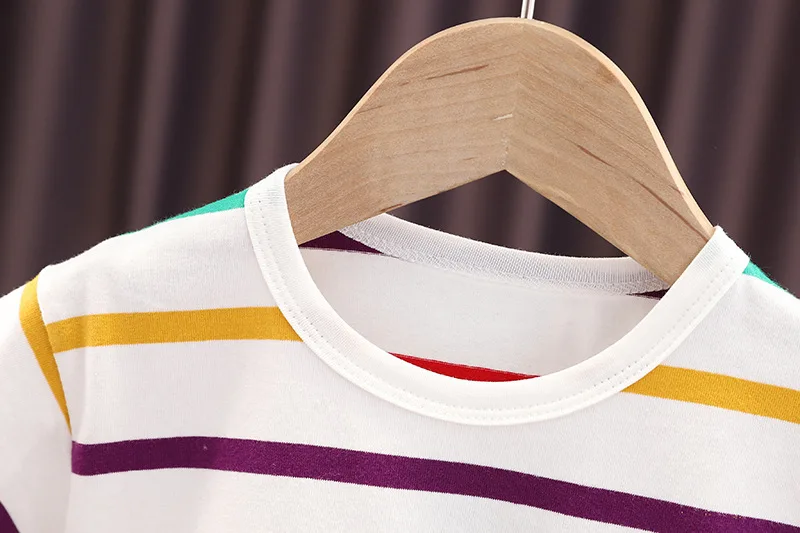 Conjunto de ropa infantil de verano listo para usar