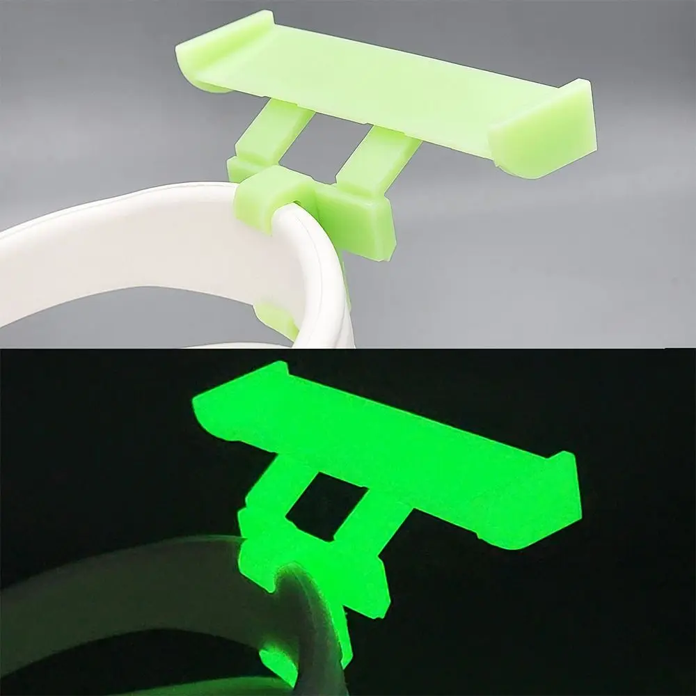 Accesorio para fijar en orificios