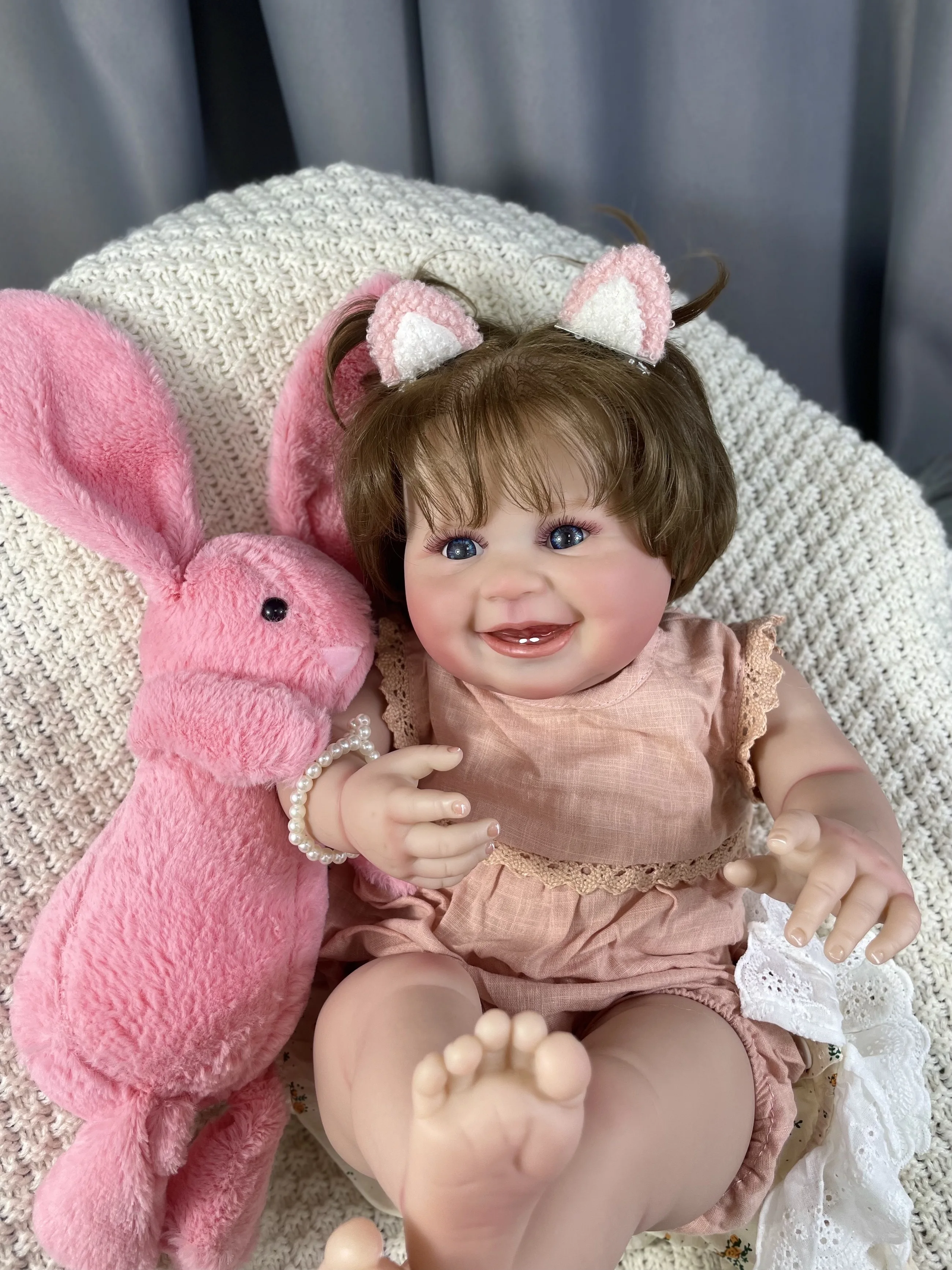 Muñeca reborn Juliana con pelo enraizado y piel realista - imagen 2