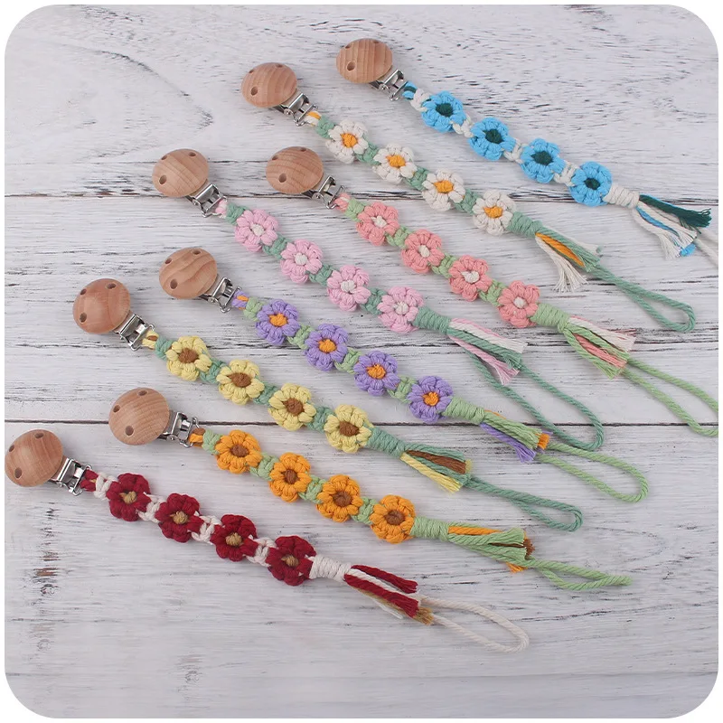 Clip para chupete de tela con flores tejidas a mano, cadena decorativa