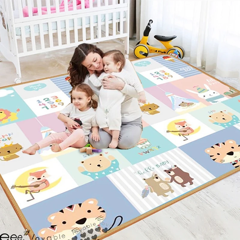 Alfombra intera con superficie cómoda para juegos