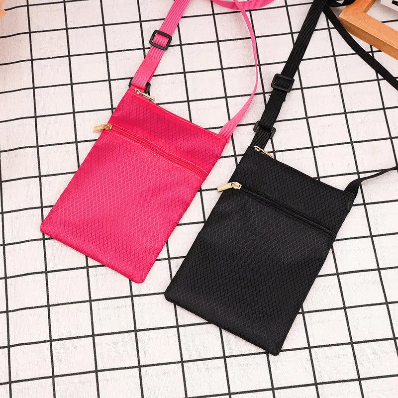 Bolso bandolera para móvil ligero de color sólido con correa - imagen 5