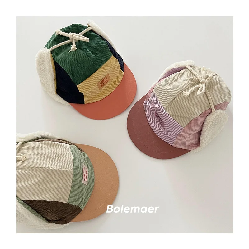 Gorro visto desde otro ángulo mostrando el forro