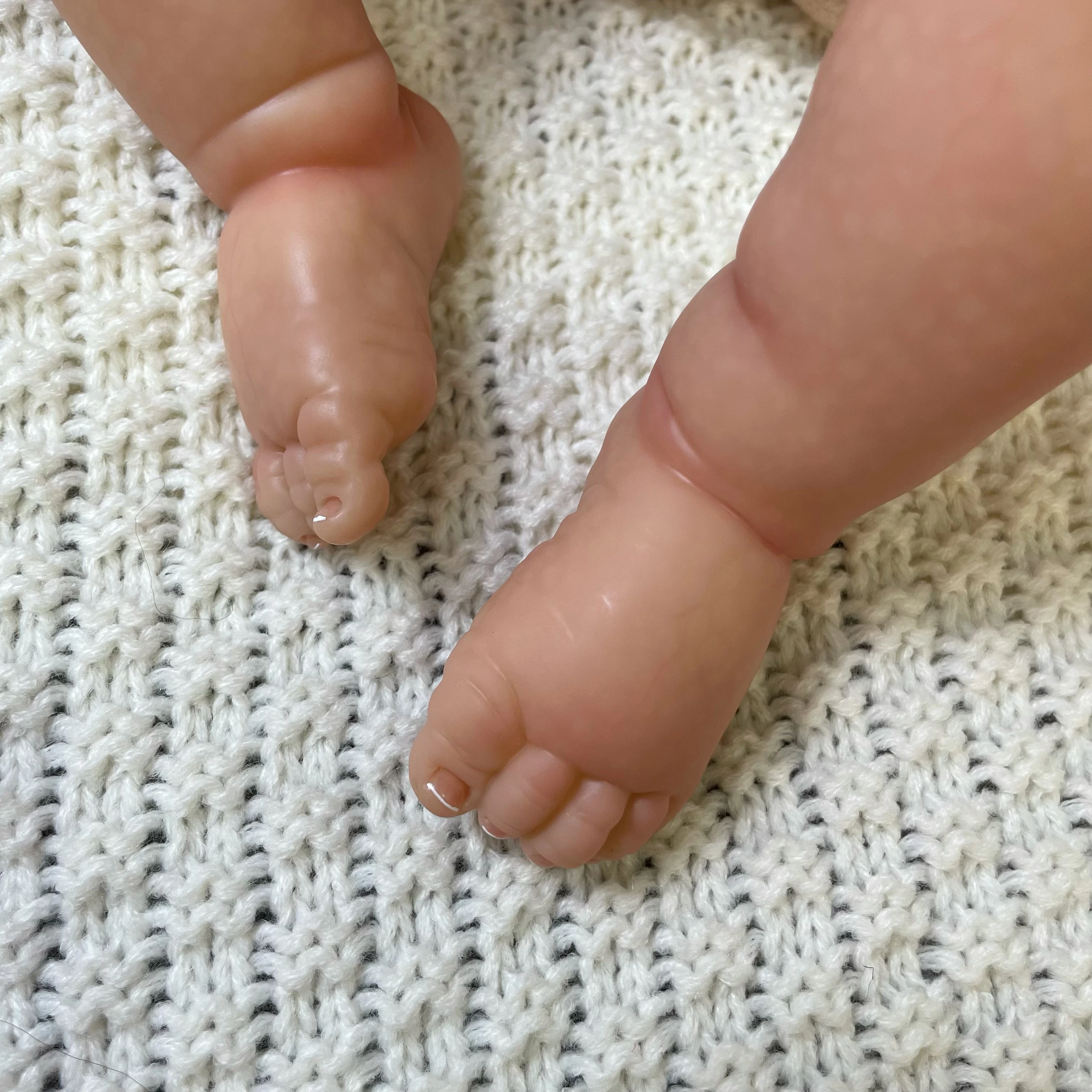 Muñeca reborn LouLou de vinilo realista con piel 3D - imagen 5