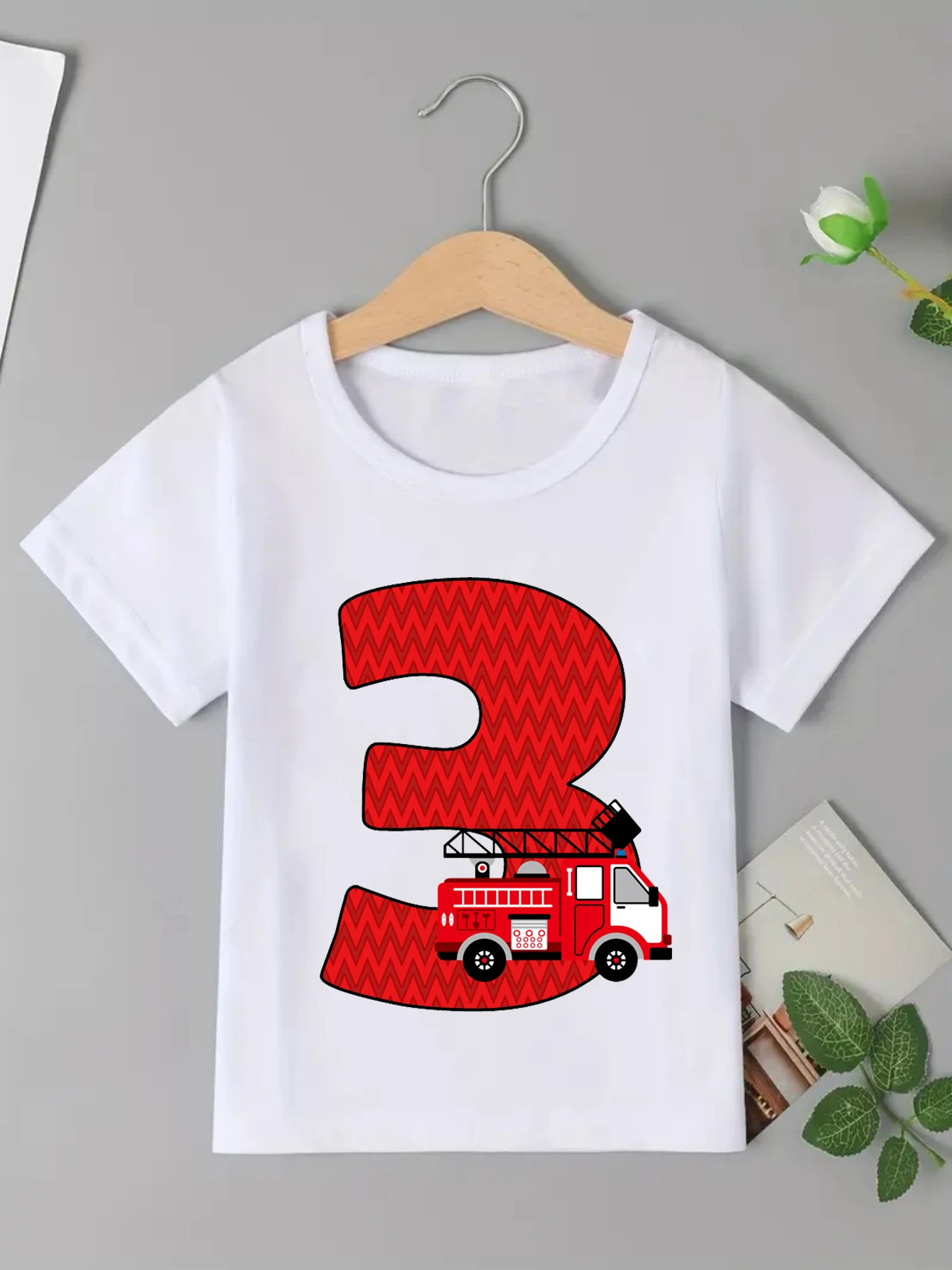 Camiseta infantil de vehículos con excavadora y camión - imagen 3