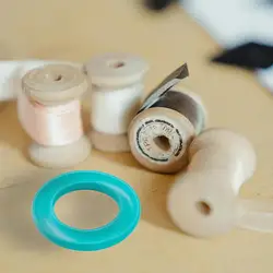 Caja bobinas para máquina de coser