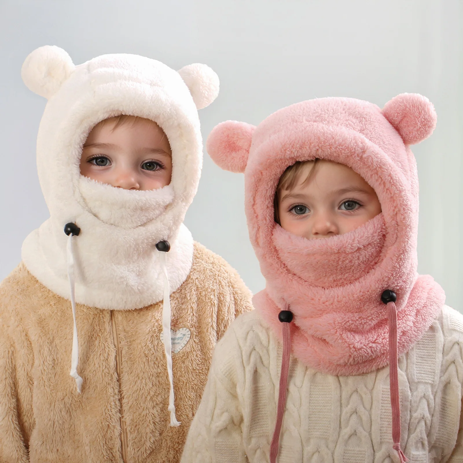 Gorro térmico infantil vista lateral con orejitas