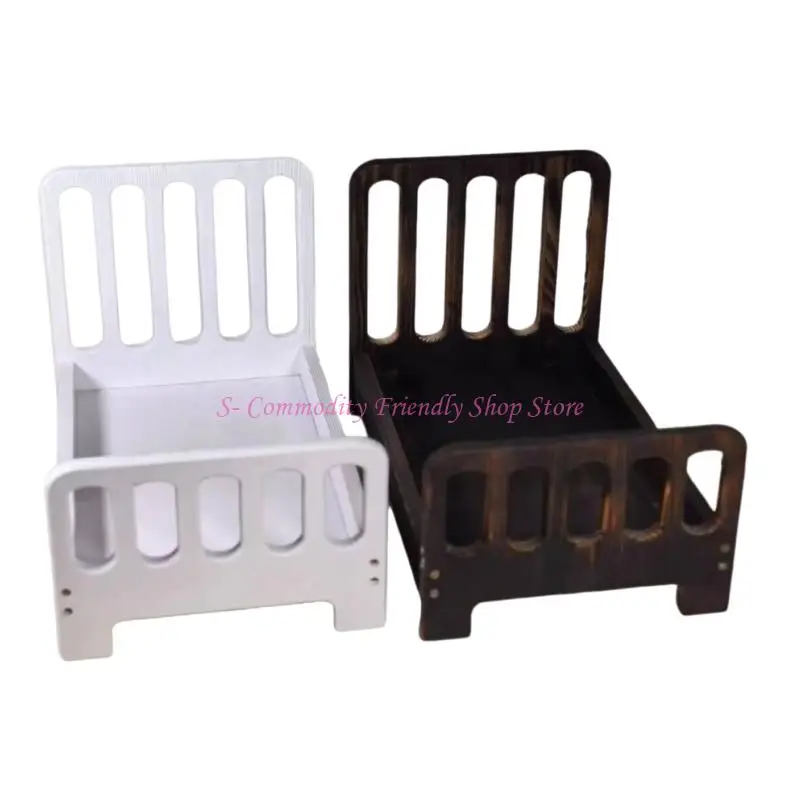 Cama de madera desmontable en tonos claros