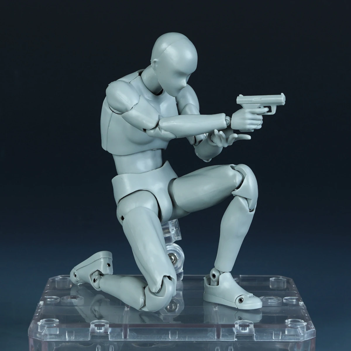Figura de acción Kun Body Chan en pose inicial