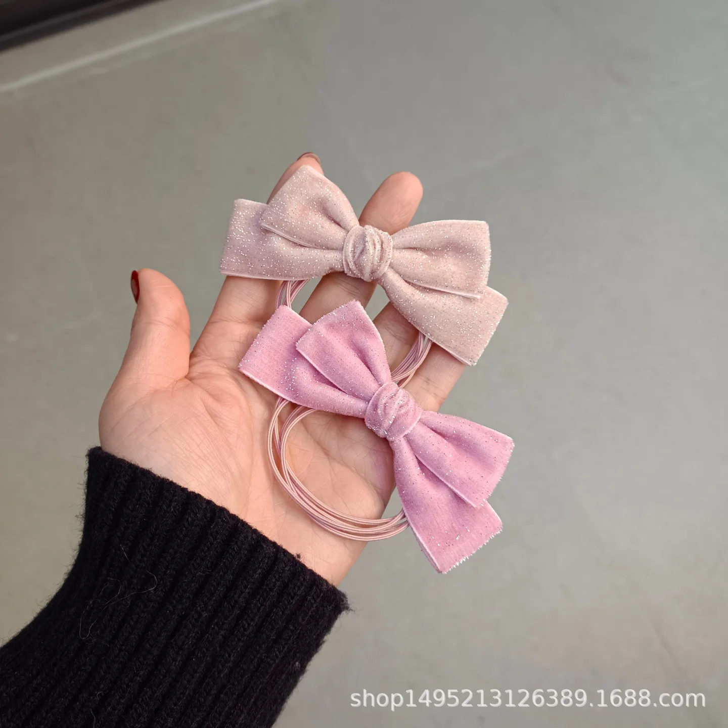 Diadema rosa de terciopelo con lazo plateado, goma elástica