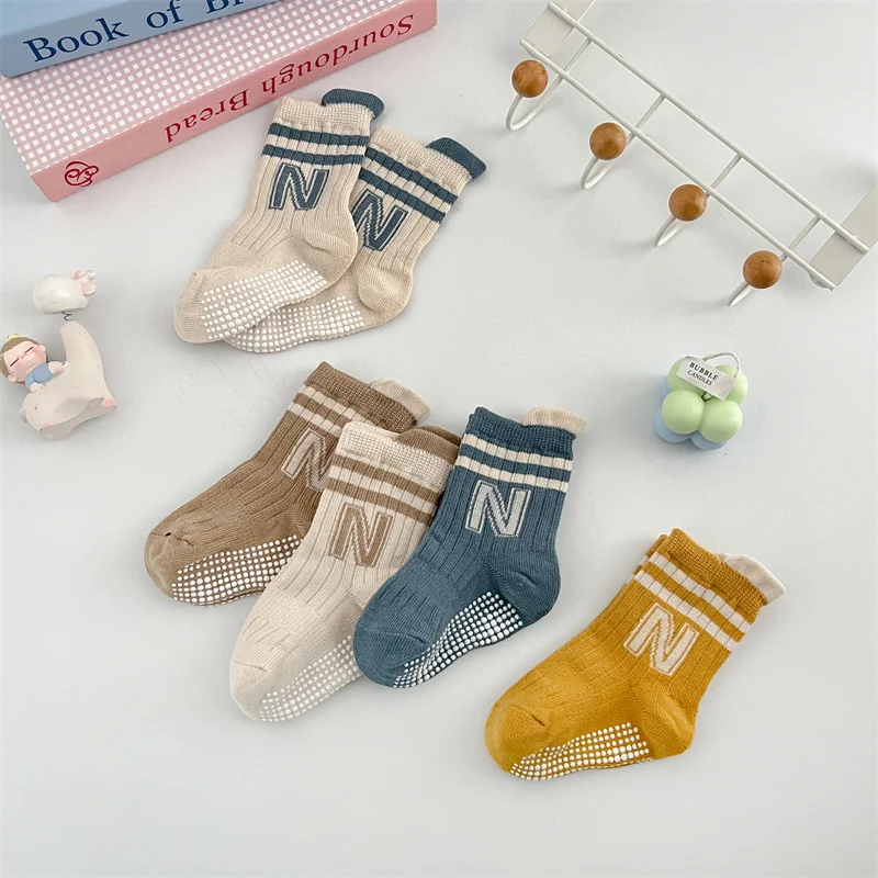 Calcetines antideslizantes de algodón rayados para bebé y niño - imagen 2