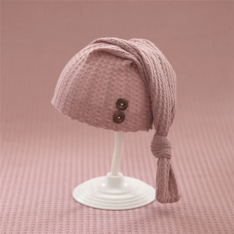 Gorro de fotografía para recién nacido tejido con botones