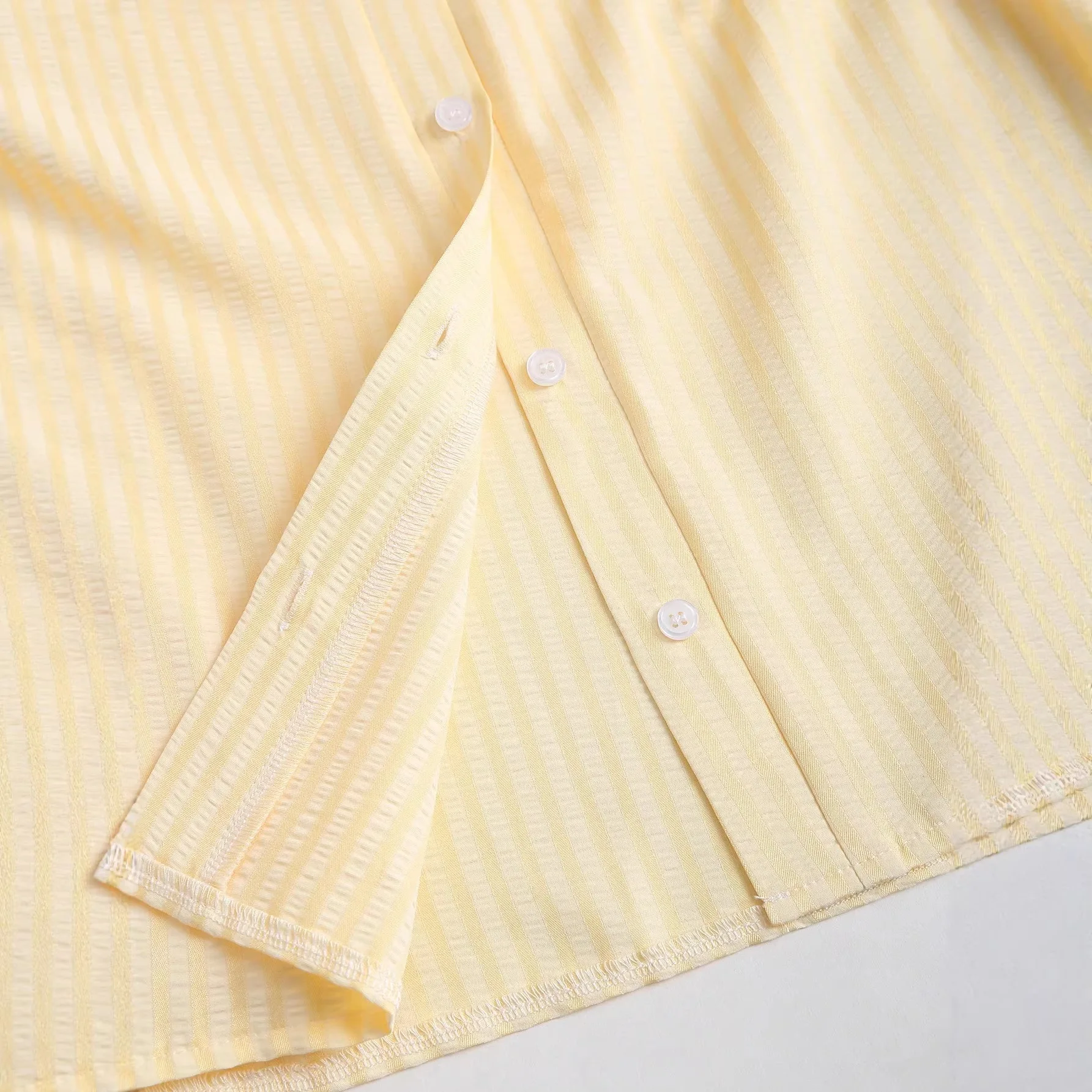 Vestido de verano para niña con mangas abullonadas y falda plisada - imagen 5