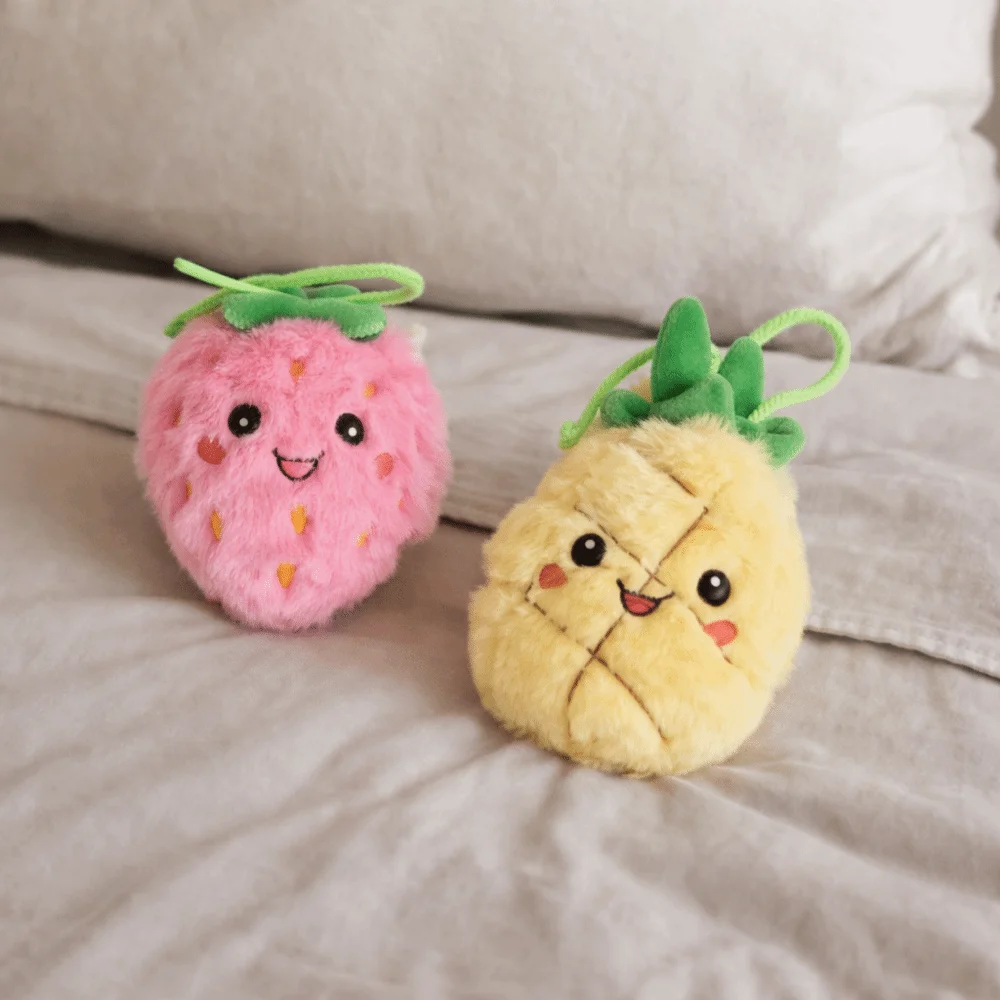 Peluche miniatura estilo piña para colgar