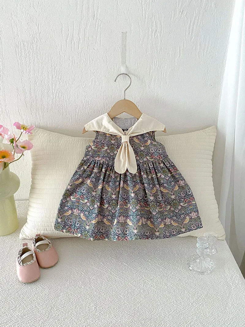 Detalle del estampado Liberty y lazo