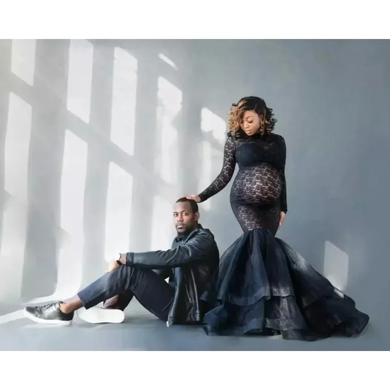 Vestido de maternidad negro cuello alto para sesión fotográfica - imagen 4