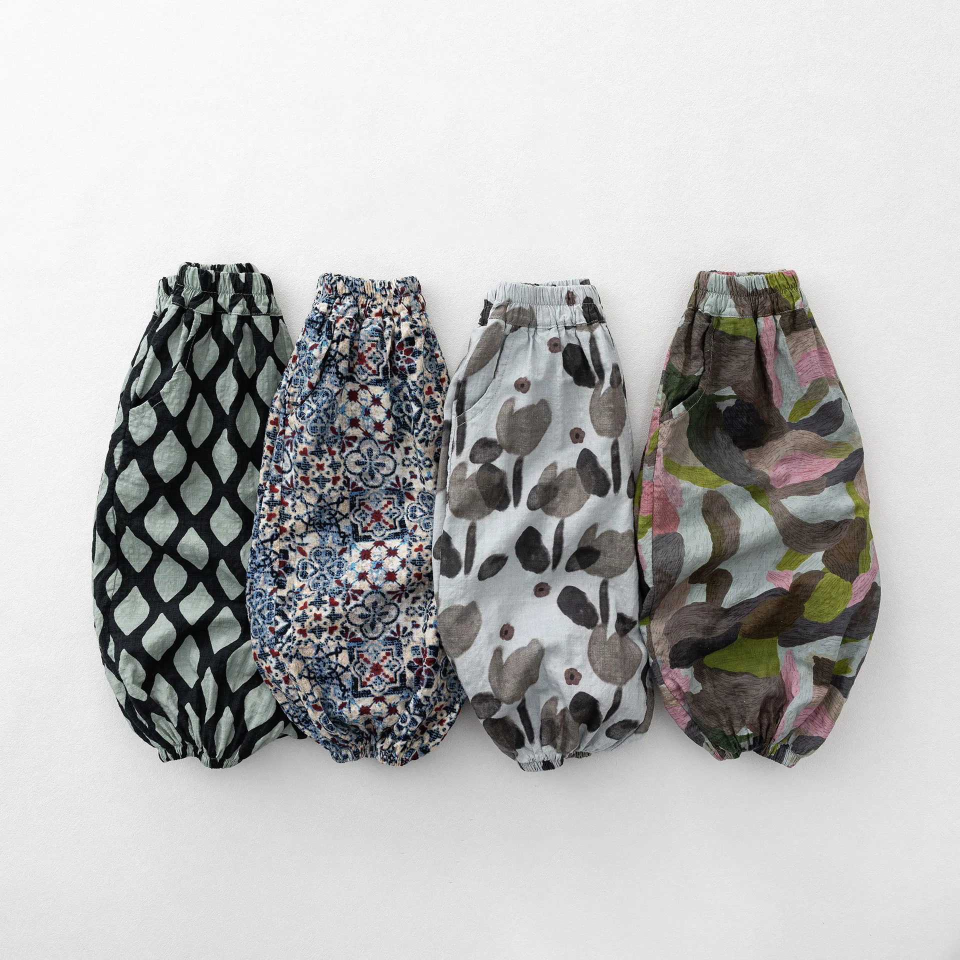 Pantalones florales sueltos de MILANCEL