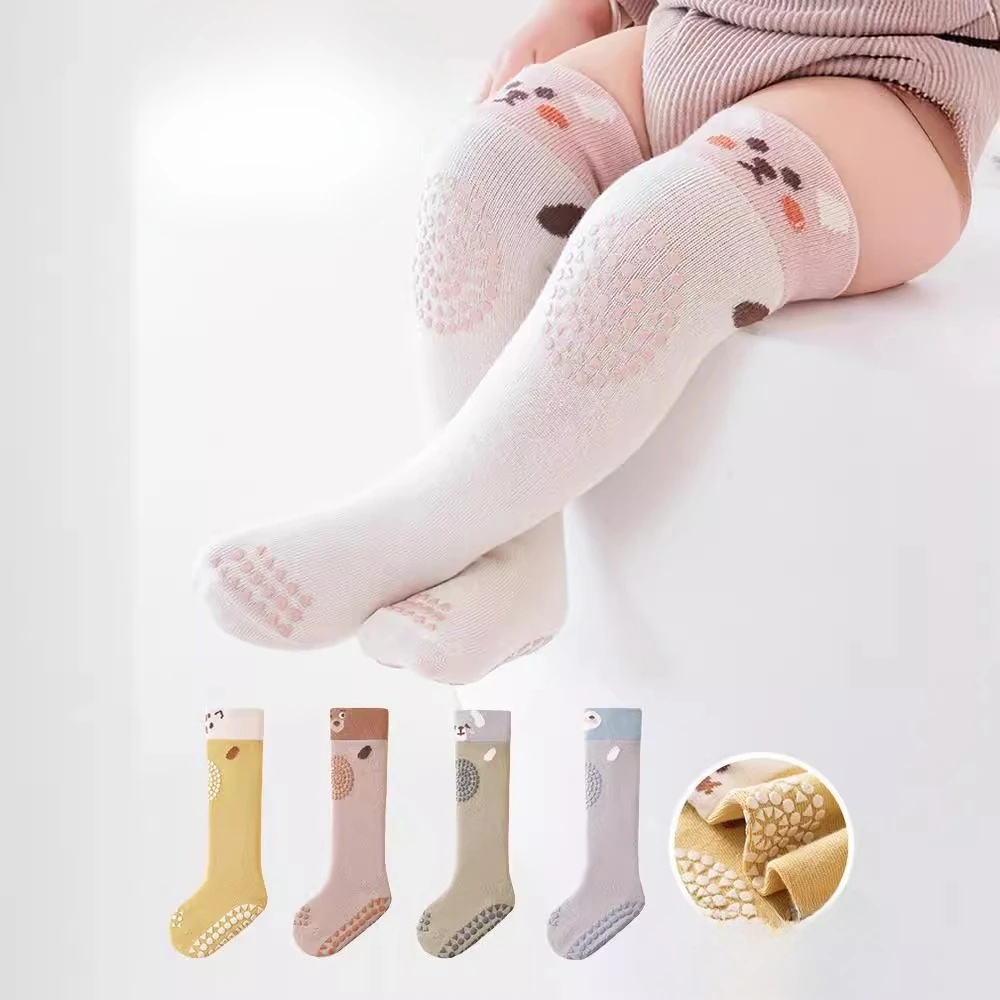 Calcetines antideslizantes hasta la rodilla con dibujos animados - imagen 3