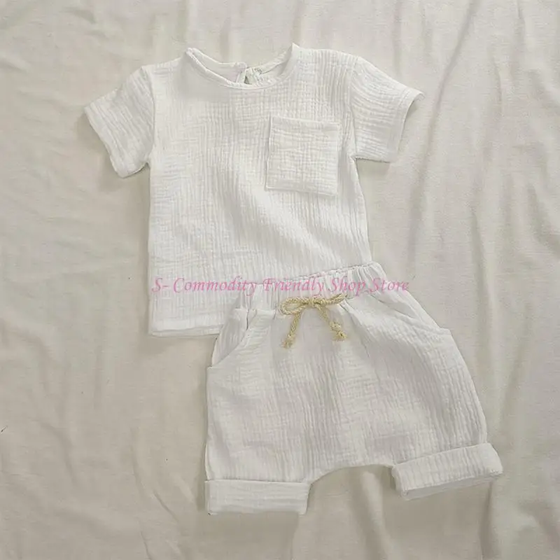Conjunto de bebé veraniego: camiseta lisa y pantalón corto ligero