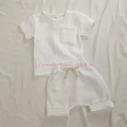 Conjunto de bebé veraniego: camiseta lisa y pantalón corto ligero