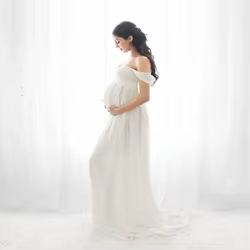 Vestido premamá manga corta con abertura lateral para fotos