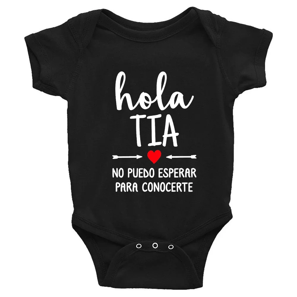 Hello Aunt-Pelele con estampado español para bebé - modelo en uso