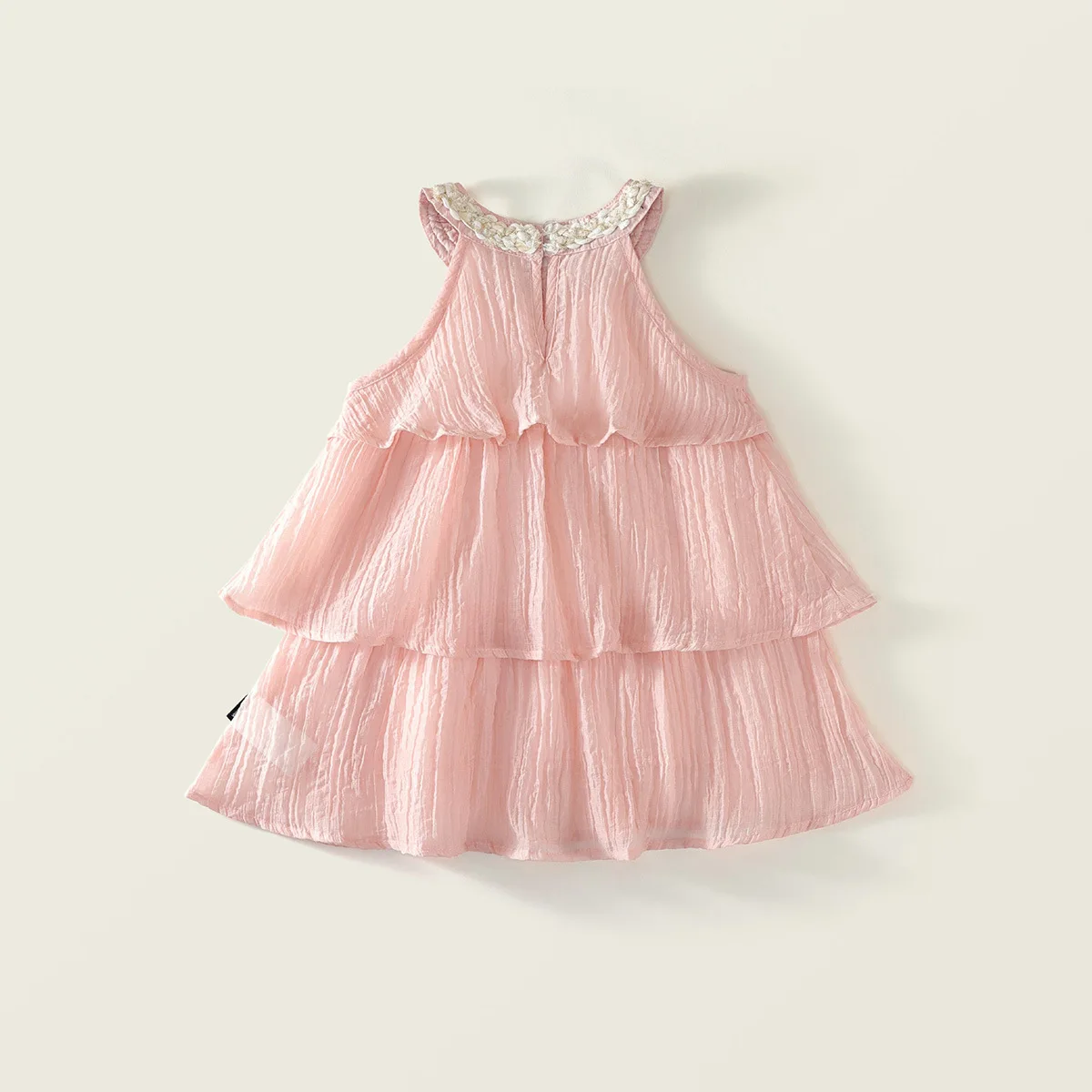 Estilo rosa escalonado para un look de fiesta