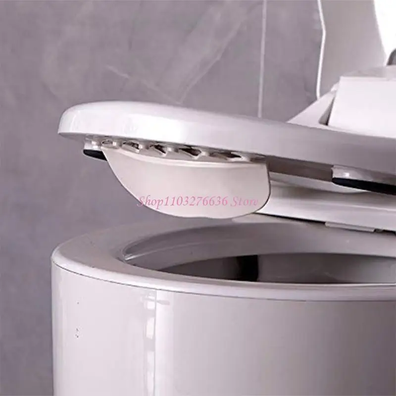 Imagen del deflector sujeto con una mano para apreciar escala
