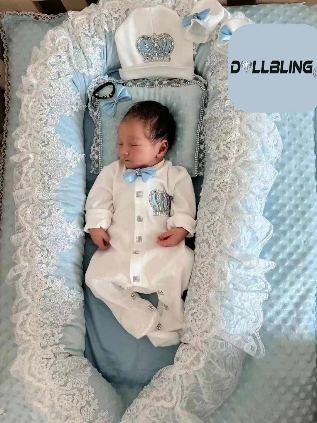 Conjunto de bebé niña vintage con nombre bordado, corona y joyas - imagen 3