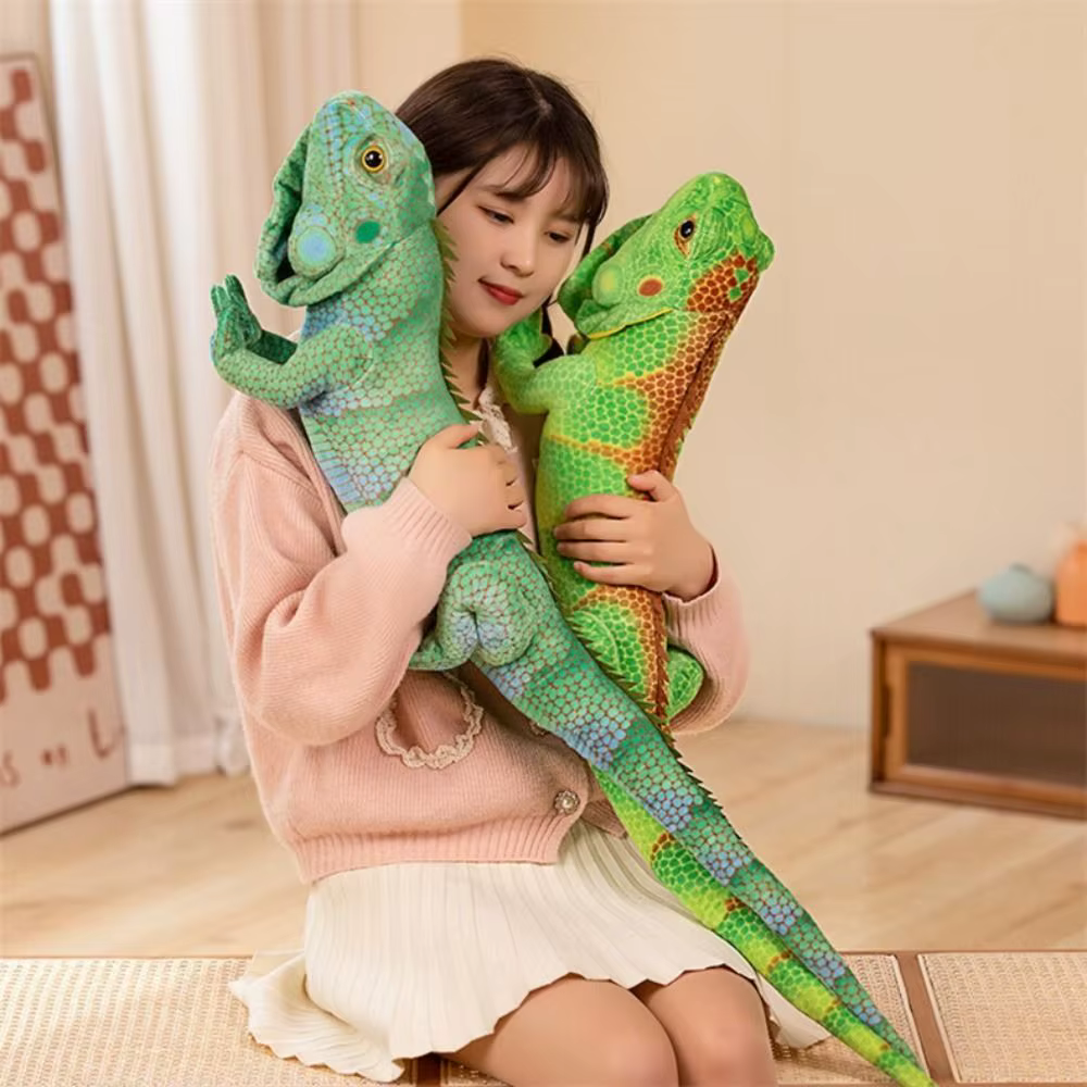 Peluche de lagarto con cola larga