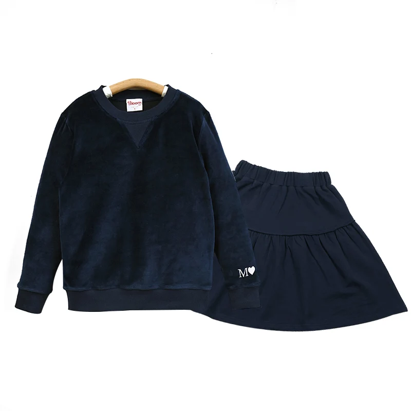 Falda plisada azul marino y camiseta de algodón para niña - imagen 5